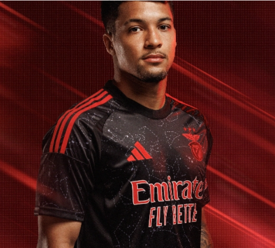 SL Benfica 2024/25 (Away)