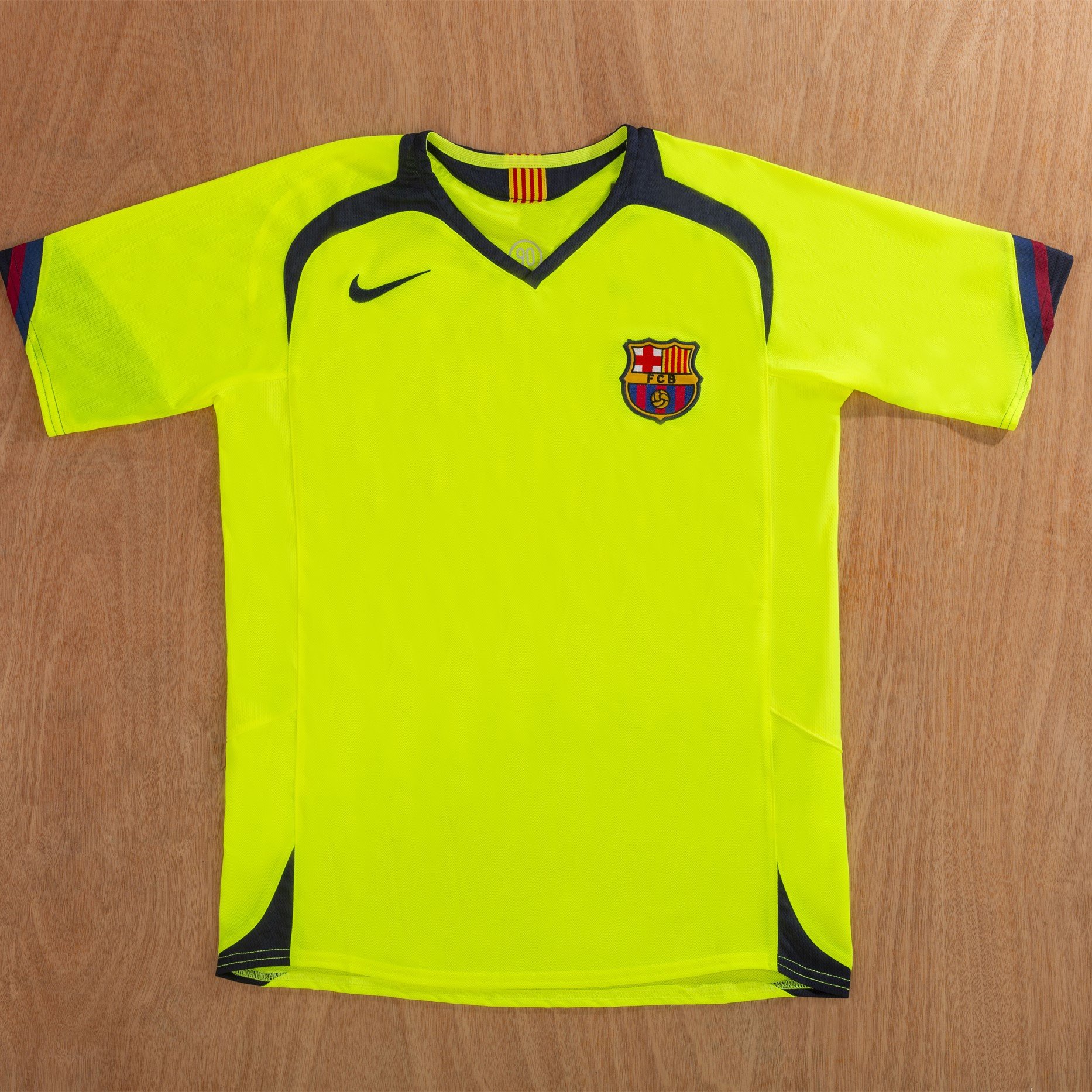 Barcelona 2005/06 Away Retro Men Jersey - Yellow