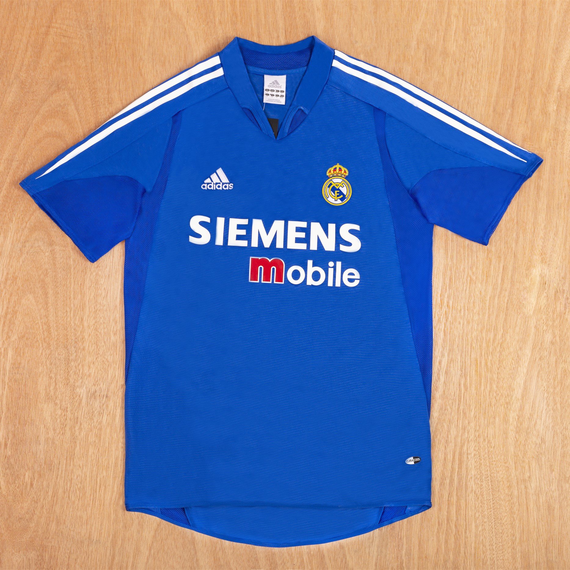 Real Madrid 2004/05 Away Retro Men Jersey - Royal