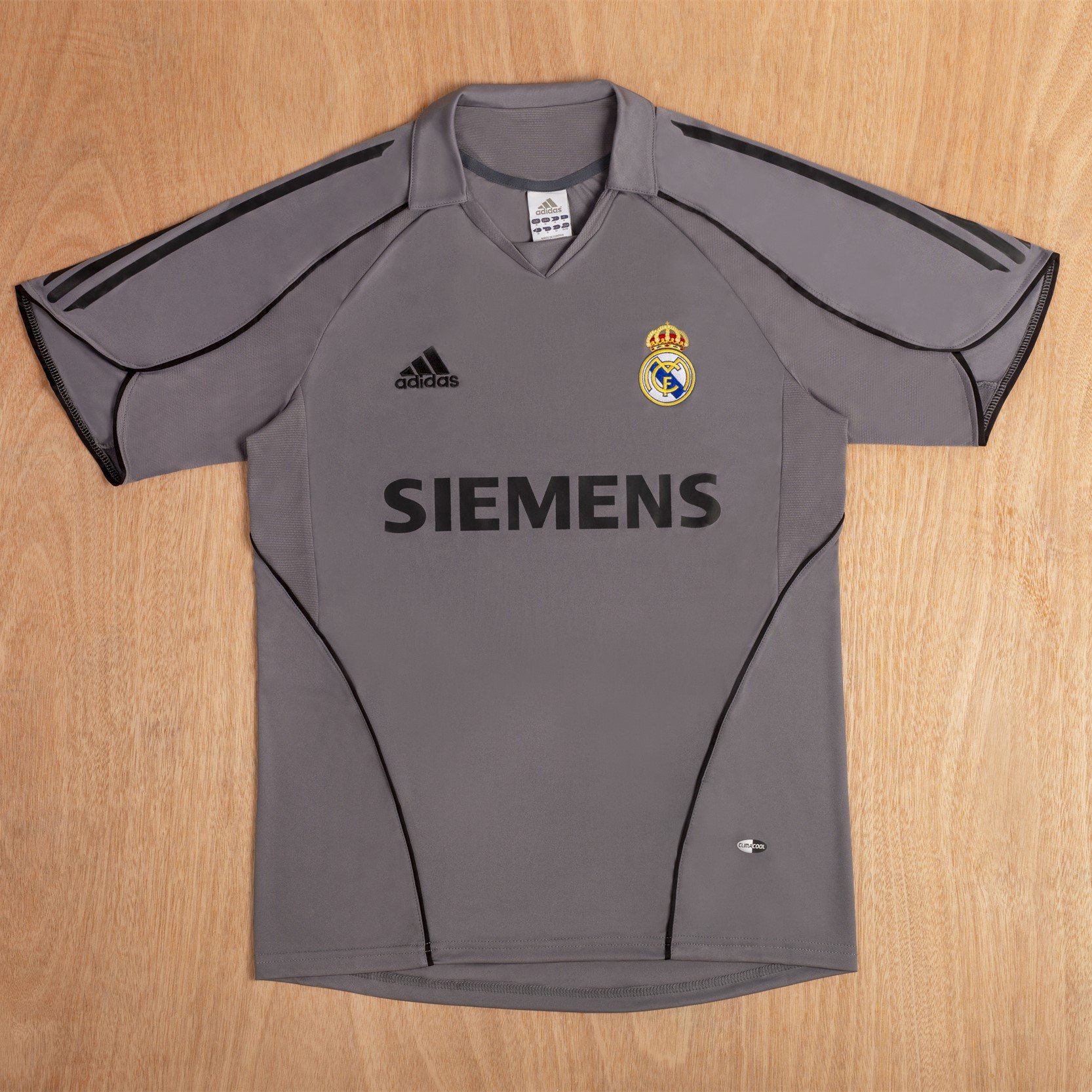 Real Madrid 2005/06 Away Retro Men Jersey - Gray