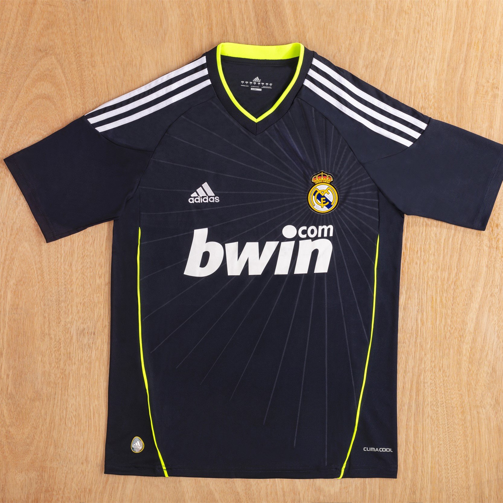 Real Madrid 2010/11 Away Retro Men Jersey - Black